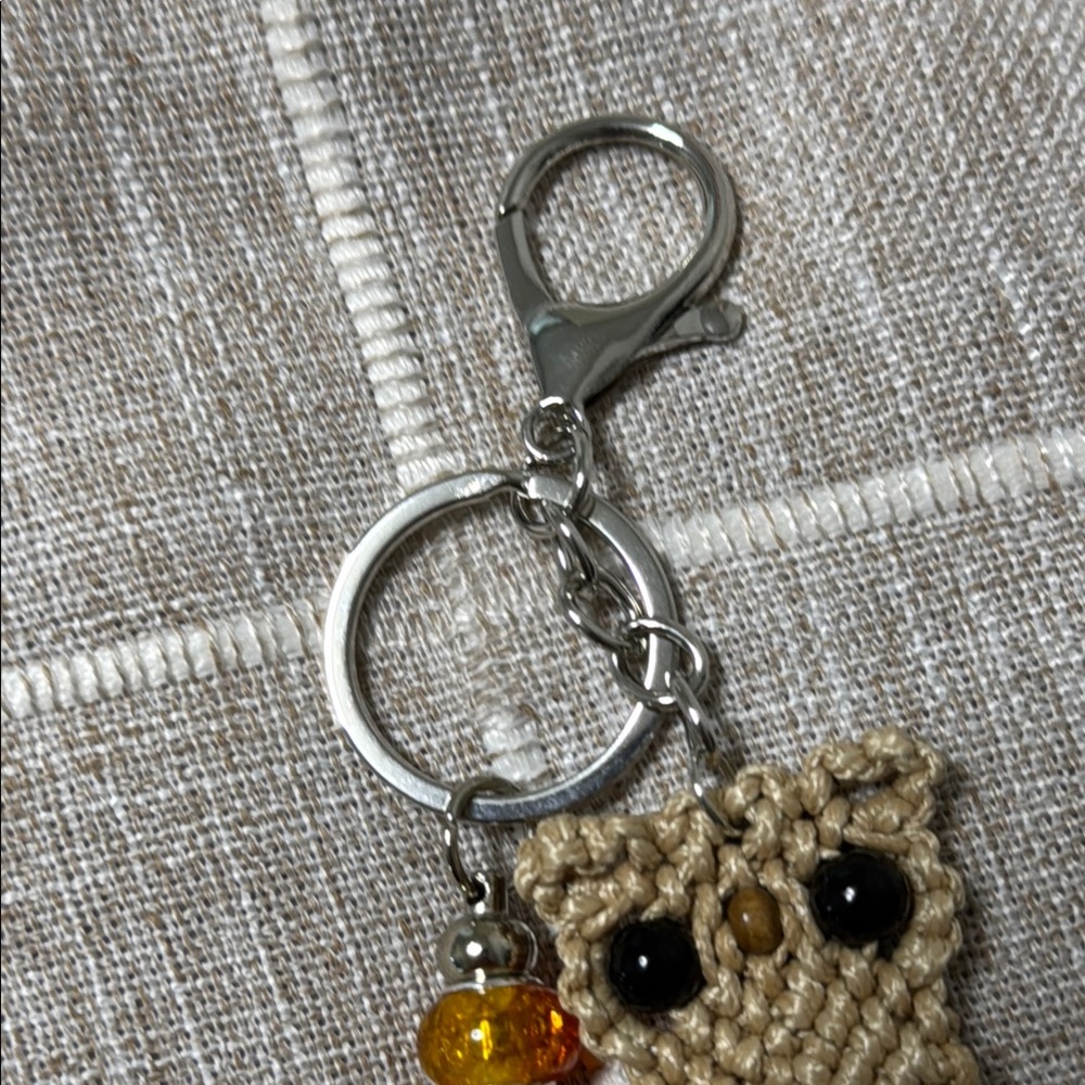 🦉 Handcrafted Owl Keychain – Macramé & Beaded Heart Accents - Picture 8 of 8
